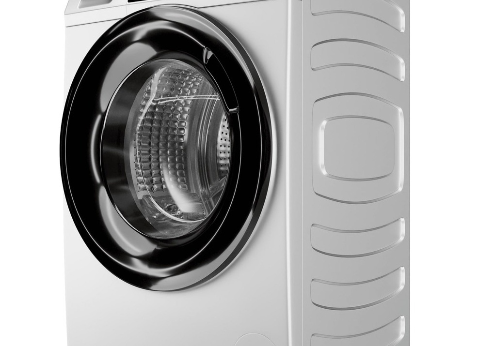 Стиральная машина Haier HW60-BP10919B — компактная модель с инверторным мотором и функцией пара
