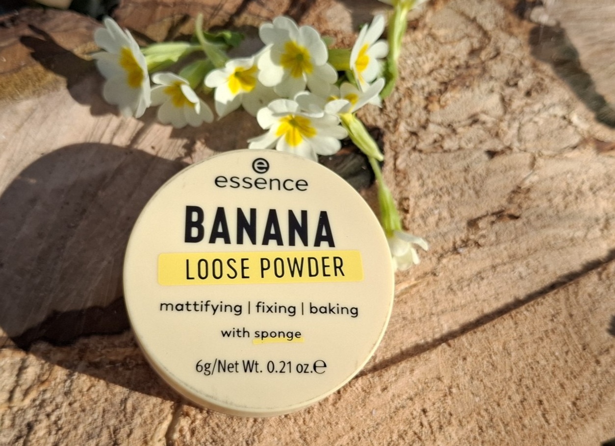 Essence Banana Loose Powder: пудра, которая дарит лицу безупречную матовость и лёгкость